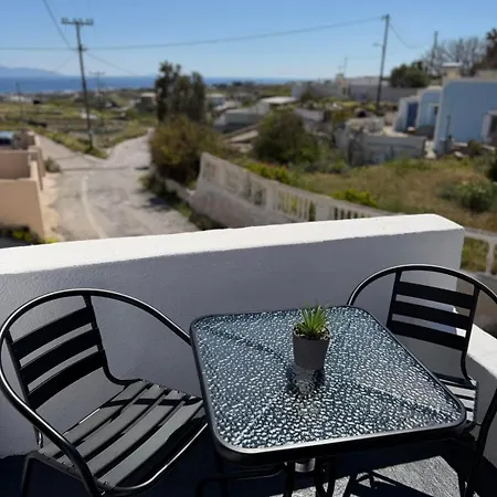 Raeti Fira (Santorini)
