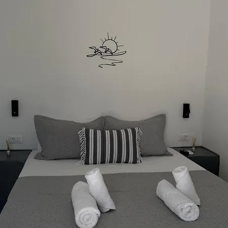 Raeti Fira (Santorini)